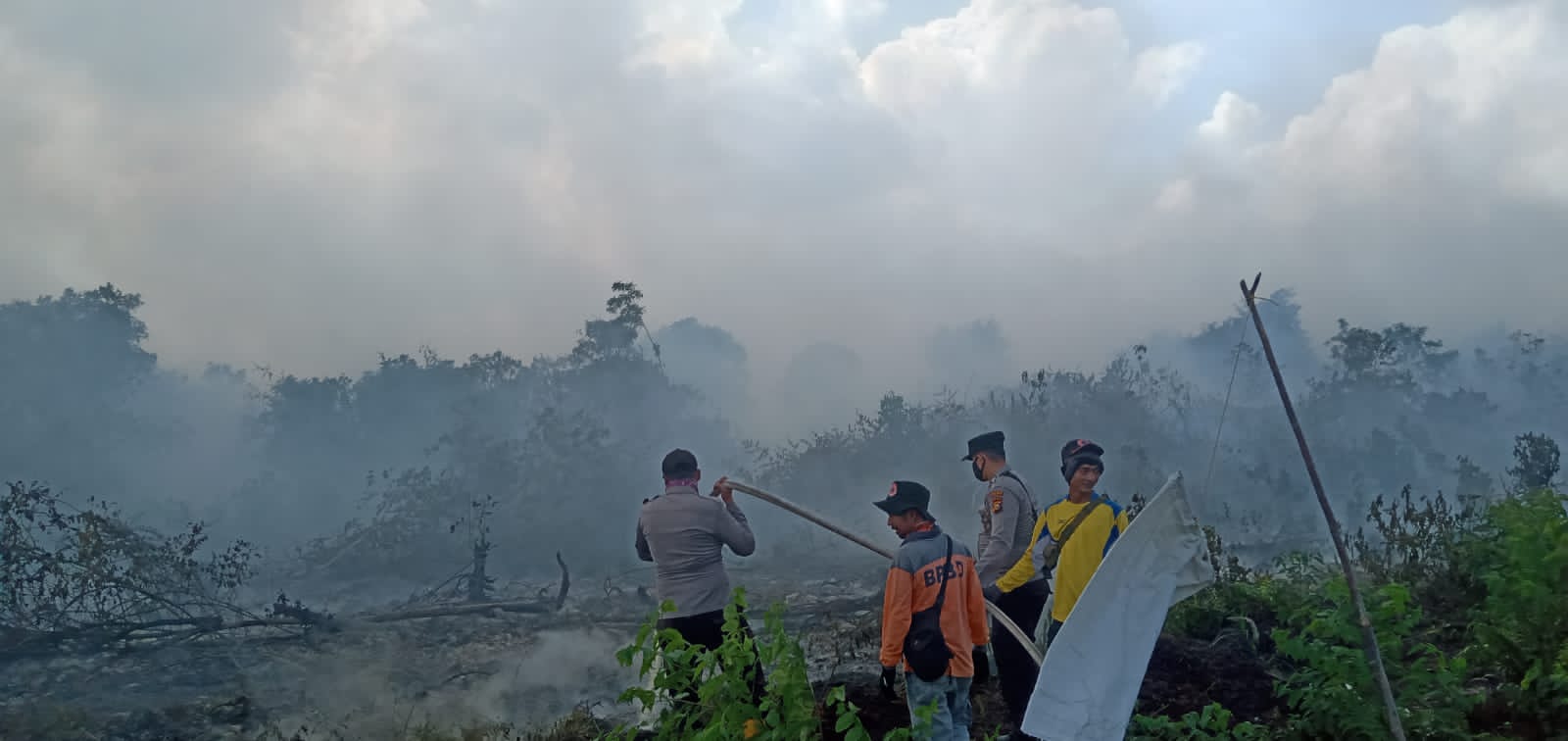 Kebakaran hutan dan lahan di Riau, sudah meluas ke seluruh kabupaten kota. Rokah Hilir, salah satu yang alami karhutla cukup luas. Foto: BPBD Rokan Hilir
