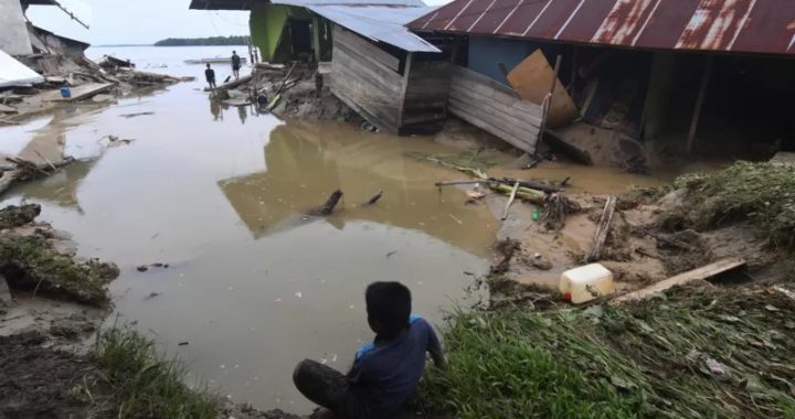 ‘Curah hujan makin ekstrem’ dan banjir makin intens di Indonesia tapi penanganan ‘biasa-biasa saja’