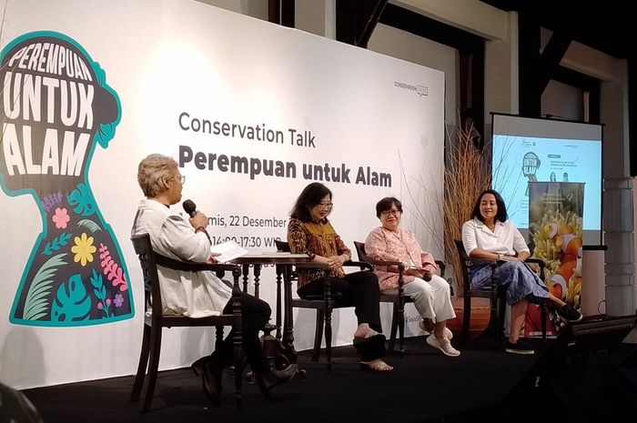 Perbincangan Conservation Talk: Perempuan untuk Alam yang diselenggarakan oleh Yayasan Konservasi Alam Nusantara di Bentara Budaya Jakarta, 22 Desember 2022. Kegiatan ini membahas tentang peran perempuan dalam konservasi alam, dan memberdayakannya lebih lanjut. Afkar Aristoteles Mukhaer/National Geographic Indonesia 