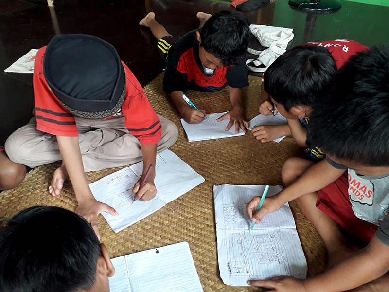 Komunitas Bahorok bekerja sama dengan Nuraga Bumi Institute di Langkat, memberi pendidikan lingkungan juga kepada anak-anak. Foto: Yael Stefany/Mongabay Indonesia